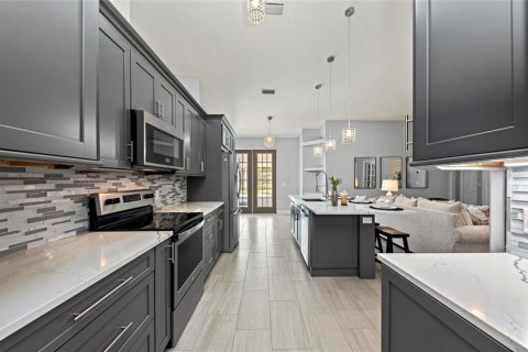Casa en venta en Bradenton, Florida, 5 dormitorios, 274.53 m2 № 1734511 - foto 10