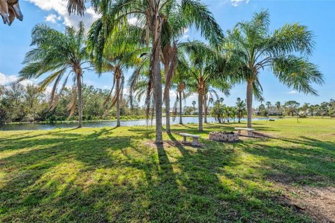 Casa en venta en Bradenton, Florida, 5 dormitorios, 274.53 m2 № 1734511 - foto 2
