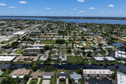 Apartment in Cape Coral, Florida 2 bedrooms, 74.32 sq.m. № 2095618 - photo 26