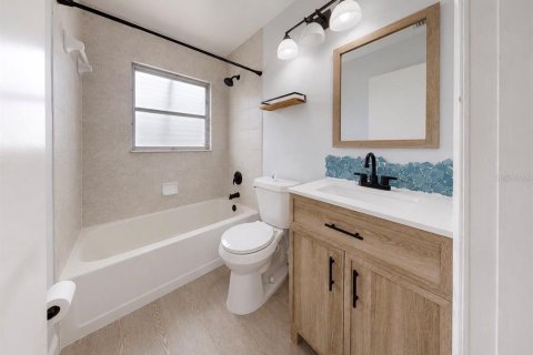 Apartment in Cape Coral, Florida 2 bedrooms, 74.32 sq.m. № 2095618 - photo 18