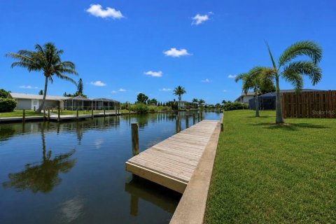 Apartment in Cape Coral, Florida 2 bedrooms, 74.32 sq.m. № 2095618 - photo 20