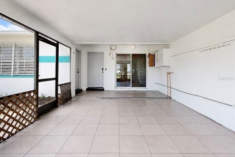 Apartment in Cape Coral, Florida 2 bedrooms, 74.32 sq.m. № 2095618 - photo 5