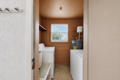 Apartment in Cape Coral, Florida 2 bedrooms, 74.32 sq.m. № 2095618 - photo 19