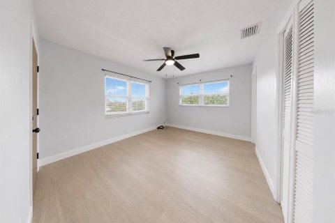Apartment in Cape Coral, Florida 2 bedrooms, 74.32 sq.m. № 2095618 - photo 13
