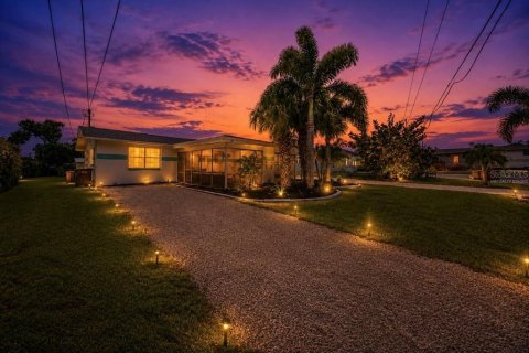 Apartment in Cape Coral, Florida 2 bedrooms, 74.32 sq.m. № 2095618 - photo 4