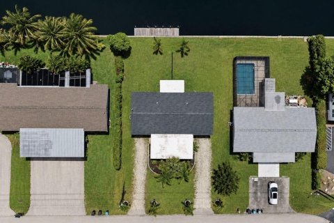 Apartment in Cape Coral, Florida 2 bedrooms, 74.32 sq.m. № 2095618 - photo 23