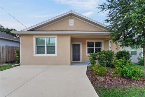 Villa ou maison à vendre à Tampa, Floride: 3 chambres, 133.04 m2 № 2266419 - photo 2