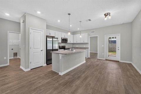 Villa ou maison à vendre à Tampa, Floride: 3 chambres, 133.04 m2 № 2266419 - photo 7