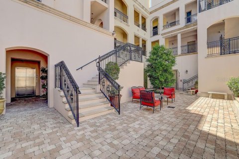 Copropriété à vendre à Sarasota, Floride: 2 chambres, 93.92 m2 № 1719292 - photo 2