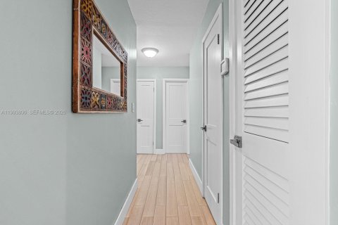 Casa en venta en Cutler Bay, Florida, 3 dormitorios, 136.38 m2 № 2056544 - foto 18