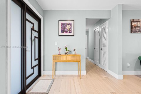 Casa en venta en Cutler Bay, Florida, 3 dormitorios, 136.38 m2 № 2056544 - foto 4