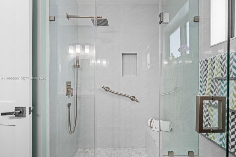 Casa en venta en Cutler Bay, Florida, 3 dormitorios, 136.38 m2 № 2056544 - foto 28