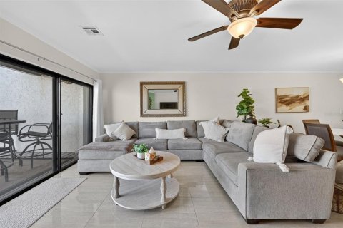 Townhouse in Clearwater, Florida 3 bedrooms, 179.3 sq.m. № 2104149 - photo 9