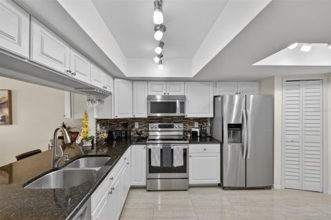 Townhouse in Clearwater, Florida 3 bedrooms, 179.3 sq.m. № 2104149 - photo 12