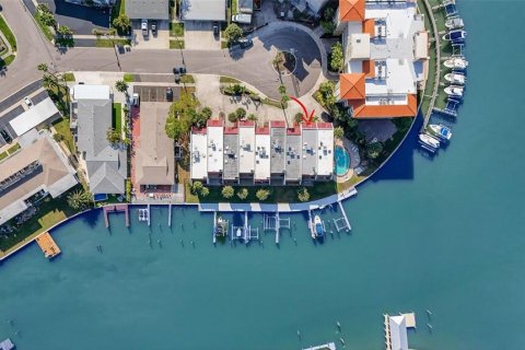 Townhouse in Clearwater, Florida 3 bedrooms, 179.3 sq.m. № 2104149 - photo 3