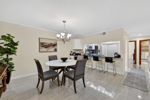 Townhouse in Clearwater, Florida 3 bedrooms, 179.3 sq.m. № 2104149 - photo 14
