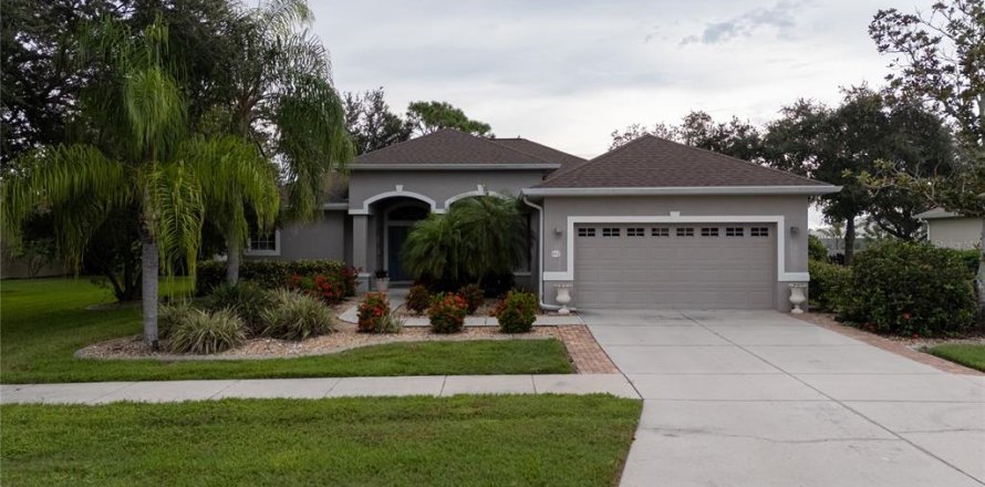 House in Englewood, Florida 3 bedrooms, 202.62 sq.m. № 2408994