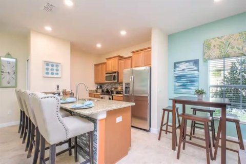 Touwnhouse à vendre à Kissimmee, Floride: 5 chambres, 197.7 m2 № 2419313 - photo 15