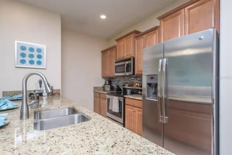 Touwnhouse à vendre à Kissimmee, Floride: 5 chambres, 197.7 m2 № 2419313 - photo 8