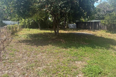 House in Hollywood, Florida 3 bedrooms, 96.62 sq.m. № 2022989 - photo 22