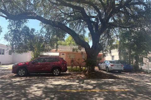 House in Hollywood, Florida 3 bedrooms, 96.62 sq.m. № 2022989 - photo 4