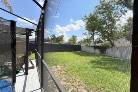 House in Tampa, Florida 4 bedrooms, 219.44 sq.m. № 2142004 - photo 22