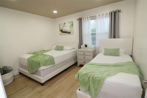 House in Tampa, Florida 4 bedrooms, 219.44 sq.m. № 2142004 - photo 19