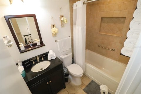 House in Tampa, Florida 4 bedrooms, 219.44 sq.m. № 2142004 - photo 20