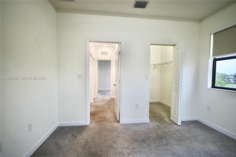 Touwnhouse à louer à Hialeah, Floride: 3 chambres, 123.75 m2 № 2006758 - photo 16