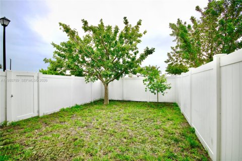 Touwnhouse à louer à Hialeah, Floride: 3 chambres, 123.75 m2 № 2006758 - photo 20