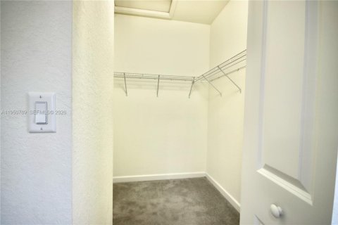Touwnhouse à louer à Hialeah, Floride: 3 chambres, 123.75 m2 № 2006758 - photo 13