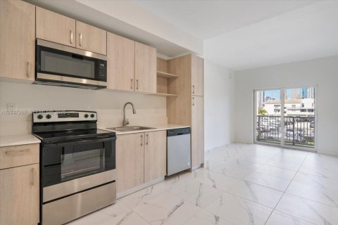 Villa ou maison à louer à Miami, Floride: 2 chambres, 61.78 m2 № 2184686 - photo 3