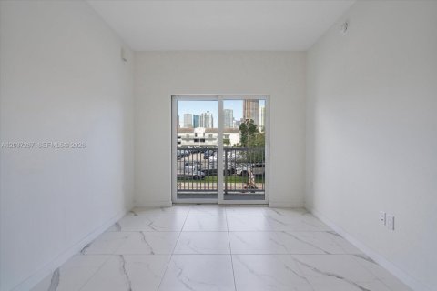 Villa ou maison à louer à Miami, Floride: 2 chambres, 61.78 m2 № 2184686 - photo 8