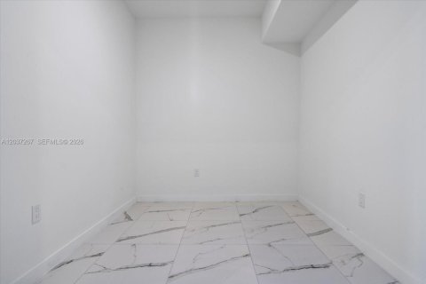Villa ou maison à louer à Miami, Floride: 2 chambres, 61.78 m2 № 2184686 - photo 5