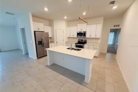 House in North Fort Myers, Florida 4 bedrooms, 168.34 sq.m. № 2102431 - photo 7