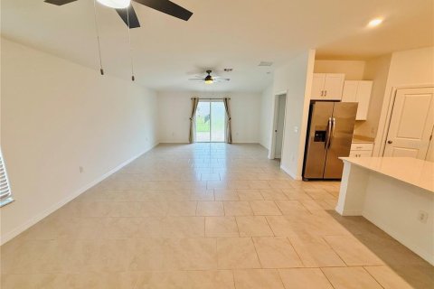House in North Fort Myers, Florida 4 bedrooms, 168.34 sq.m. № 2102431 - photo 11