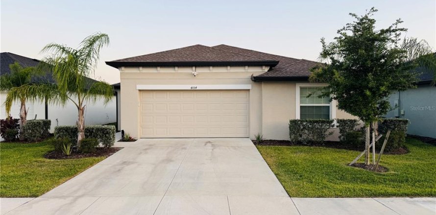 House in North Fort Myers, Florida 4 bedrooms, 168.34 sq.m. № 2102431