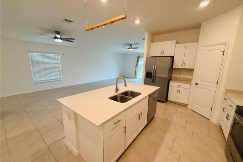 House in North Fort Myers, Florida 4 bedrooms, 168.34 sq.m. № 2102431 - photo 5