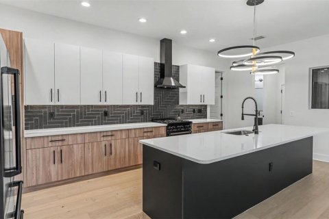 Купить виллу или дом в Лейкленд, Флорида 12 комнат, 370.96м2, № 2111623 - фото 8