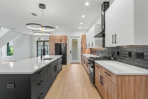 Купить виллу или дом в Лейкленд, Флорида 12 комнат, 370.96м2, № 2111623 - фото 11