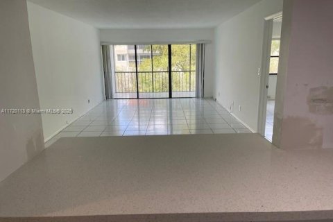 Condo in Weston, Florida, 2 bedrooms  № 1938070 - photo 4