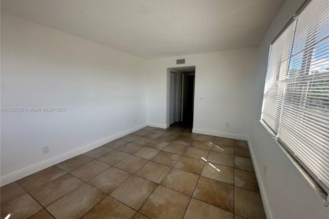 Copropriété à louer à North Miami, Floride: 1 chambre, 72.19 m2 № 1932499 - photo 8