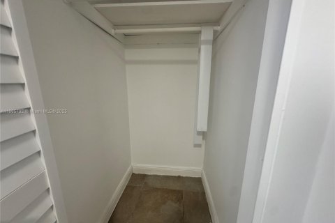 Copropriété à louer à North Miami, Floride: 1 chambre, 72.19 m2 № 1932499 - photo 11