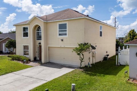 House in Kissimmee, Florida 4 bedrooms, 273.88 sq.m. № 2231603 - photo 2