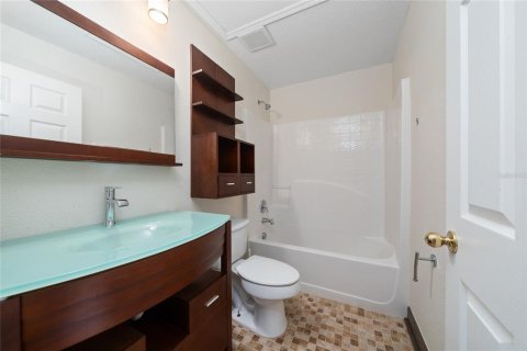 House in Kissimmee, Florida 4 bedrooms, 273.88 sq.m. № 2231603 - photo 28