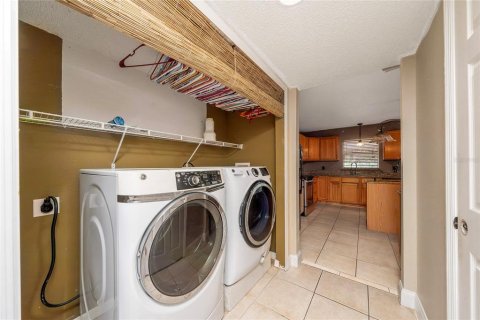 House in Kissimmee, Florida 4 bedrooms, 273.88 sq.m. № 2231603 - photo 13