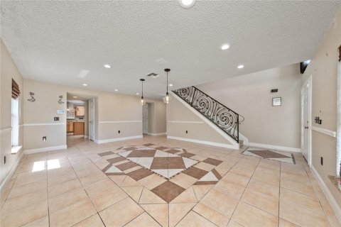 House in Kissimmee, Florida 4 bedrooms, 273.88 sq.m. № 2231603 - photo 8