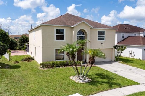 House in Kissimmee, Florida 4 bedrooms, 273.88 sq.m. № 2231603 - photo 3