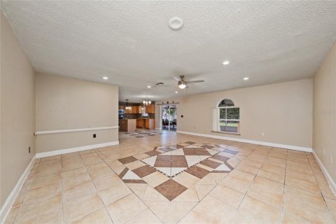 House in Kissimmee, Florida 4 bedrooms, 273.88 sq.m. № 2231603 - photo 16