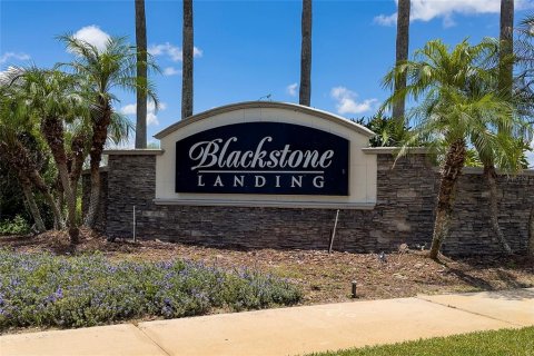House in Kissimmee, Florida 4 bedrooms, 273.88 sq.m. № 2231603 - photo 5